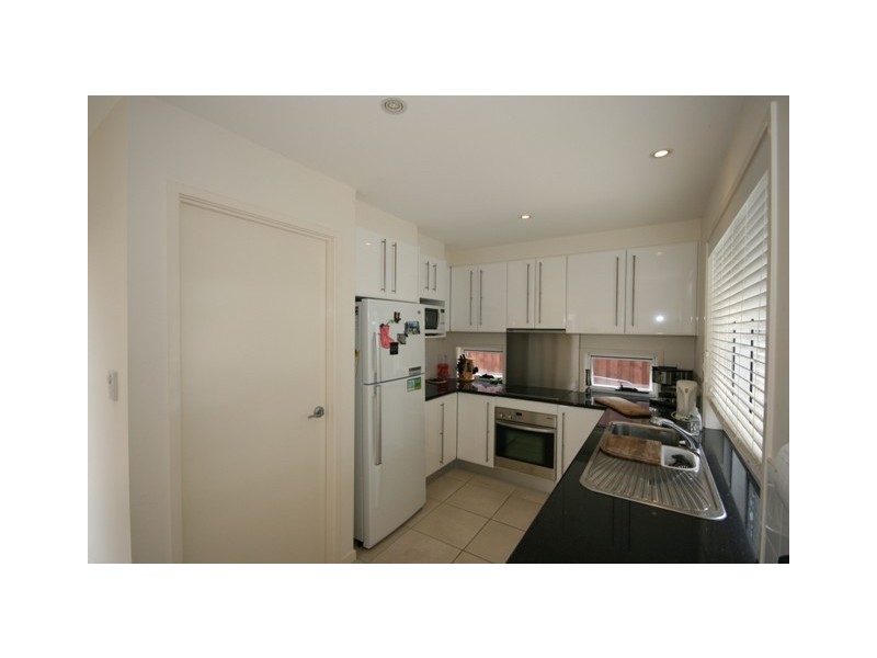 2 Dominica Place, Kawana Island QLD 4575