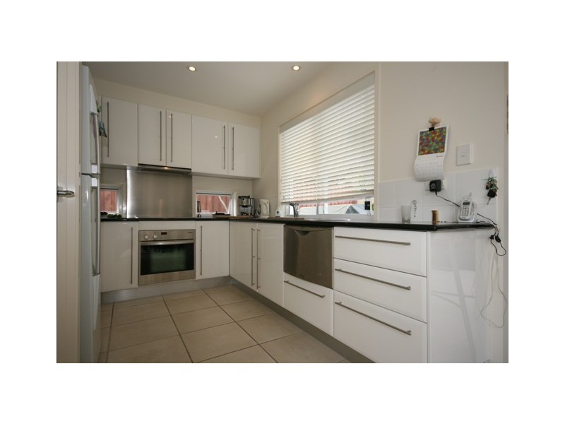 2 Dominica Place, Kawana Island QLD 4575