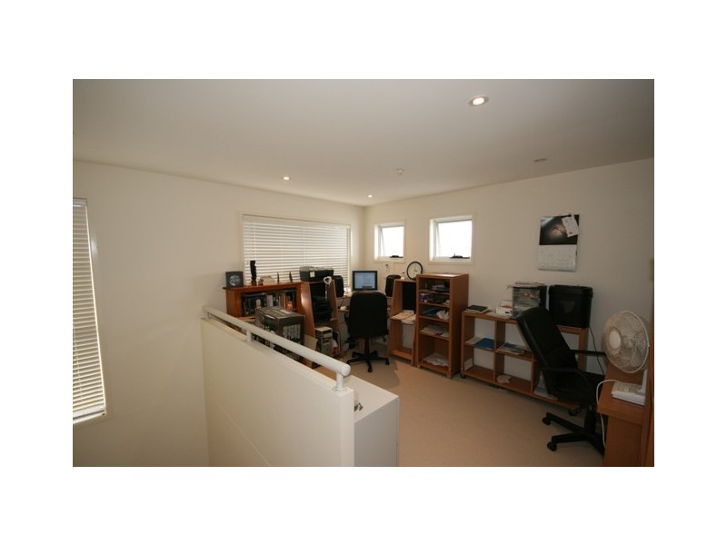 2 Dominica Place, Kawana Island QLD 4575