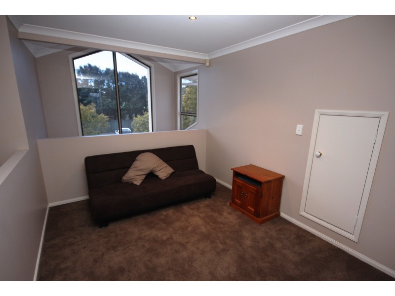 2 Setonhall Crt, Sippy Downs QLD 4556
