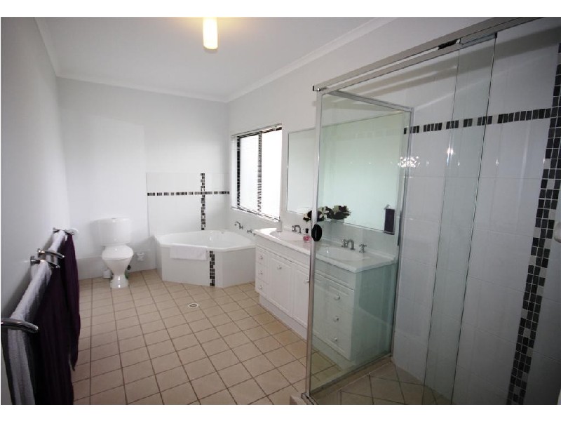 17  Courtenay Place,, Sippy Downs QLD 4556