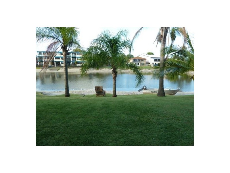 2/10 Akeringa Place, Mooloolaba QLD 4557