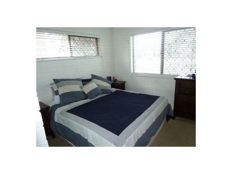 2/10 Akeringa Place, Mooloolaba QLD 4557