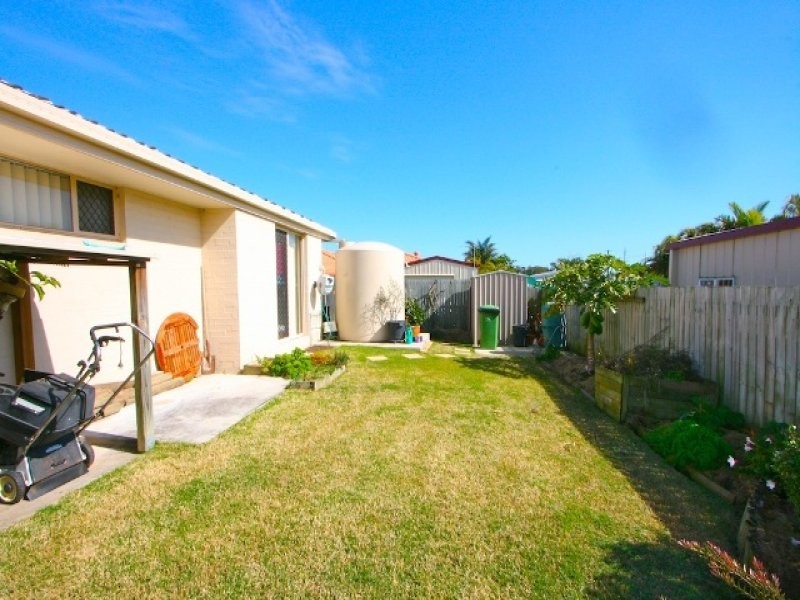 22 Finnegan st, Rothwell QLD 4022