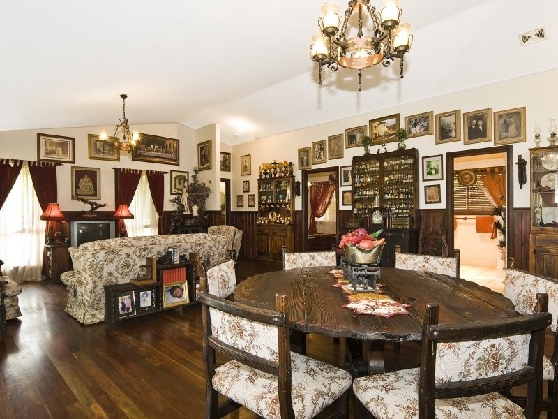 Glass House Mountains QLD 4518