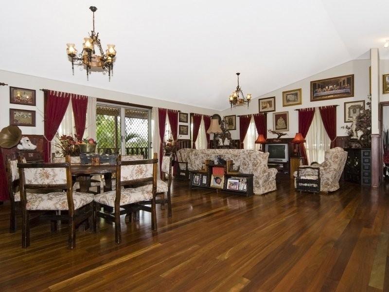 Glass House Mountains QLD 4518