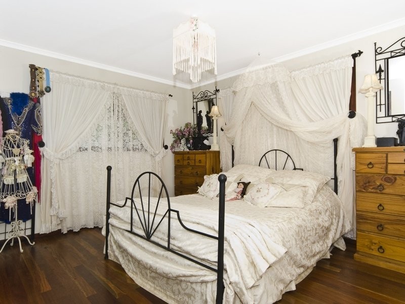 Glass House Mountains QLD 4518