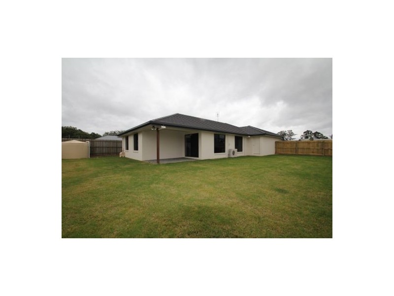 13 Maidenhair DR, Beerwah QLD 4519