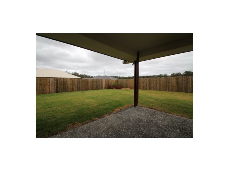 13 Maidenhair DR, Beerwah QLD 4519