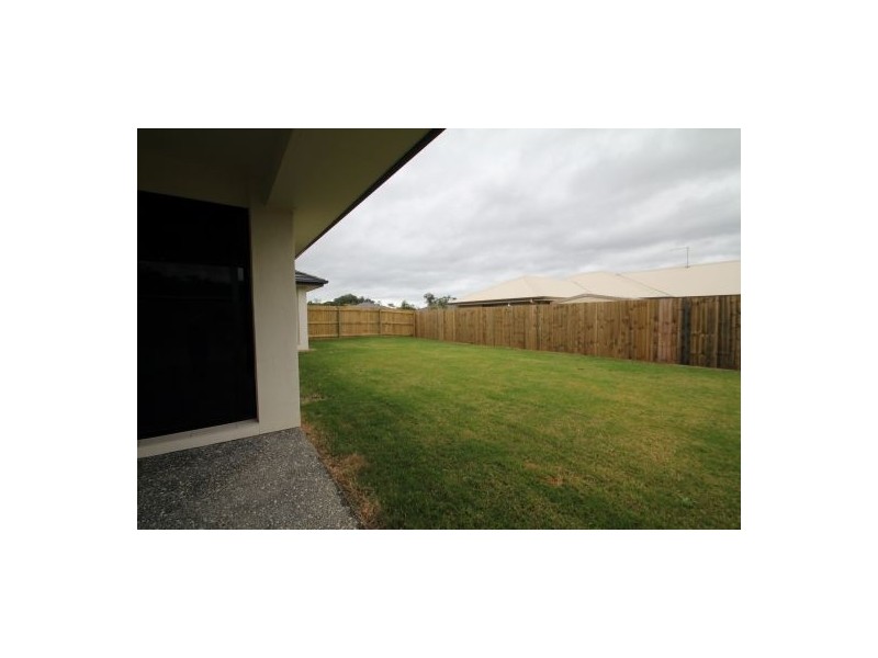 13 Maidenhair DR, Beerwah QLD 4519