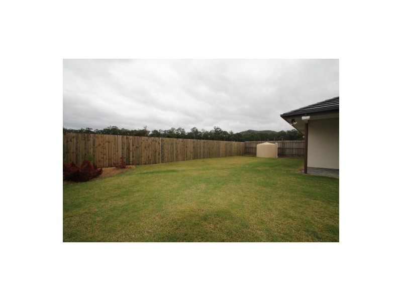 13 Maidenhair DR, Beerwah QLD 4519