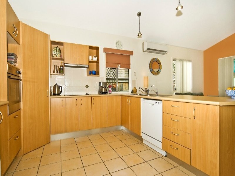 24 Bonaire CT, Kawana Island QLD 4575