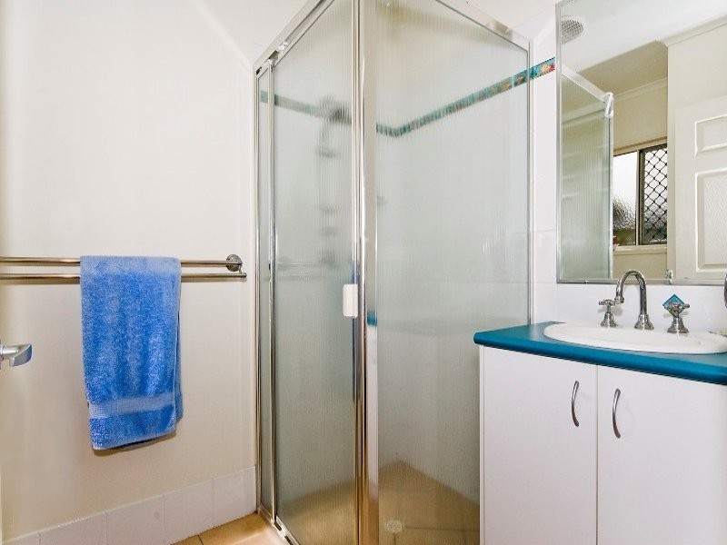 24 Bonaire CT, Kawana Island QLD 4575