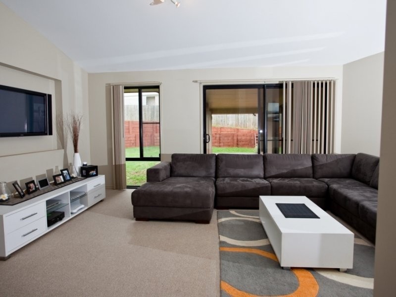 15 Smerdon WAY, Glass House Mountains QLD 4518