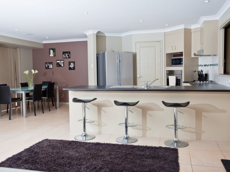 15 Smerdon WAY, Glass House Mountains QLD 4518