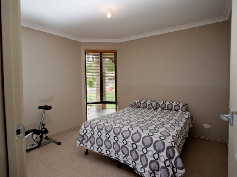 15 Smerdon WAY, Glass House Mountains QLD 4518