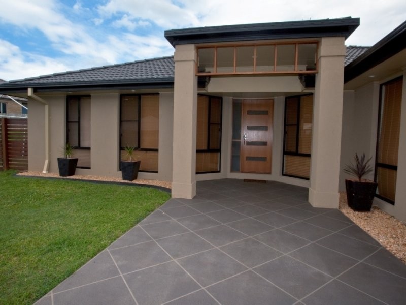 15 Smerdon WAY, Glass House Mountains QLD 4518