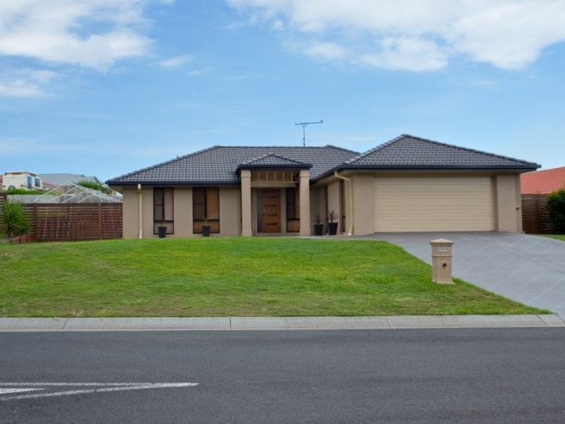 15 Smerdon WAY, Glass House Mountains QLD 4518
