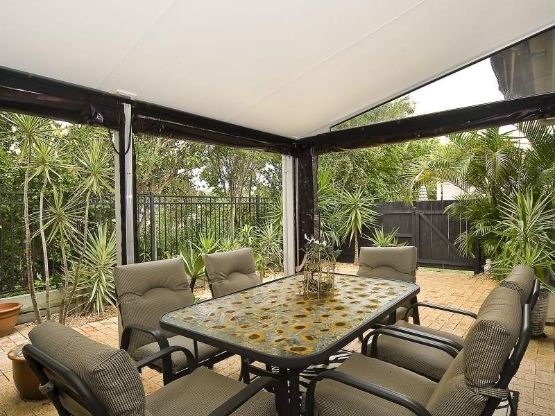 2 Grand Parade, Kawana Island QLD 4575
