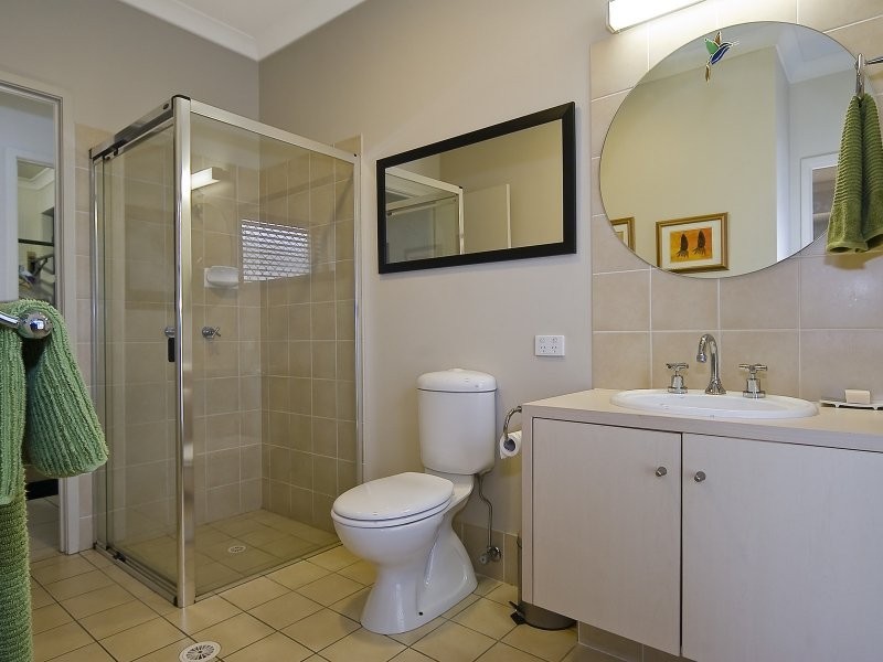 2 Grand Parade, Kawana Island QLD 4575