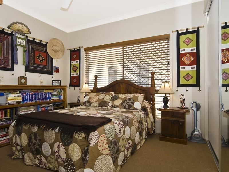 2 Grand Parade, Kawana Island QLD 4575