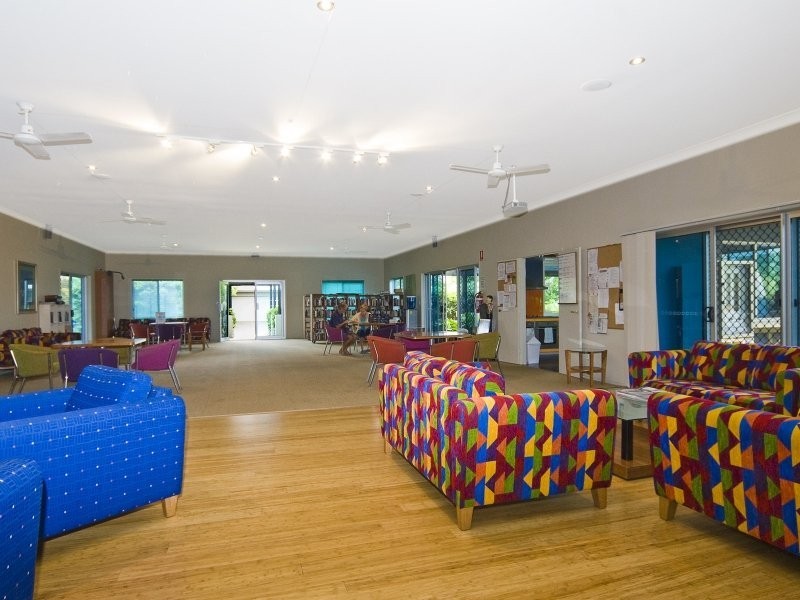 2 Grand Parade, Kawana Island QLD 4575