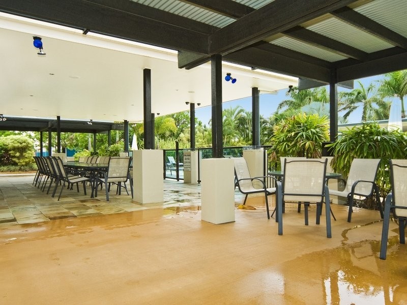 2 Grand Parade, Kawana Island QLD 4575