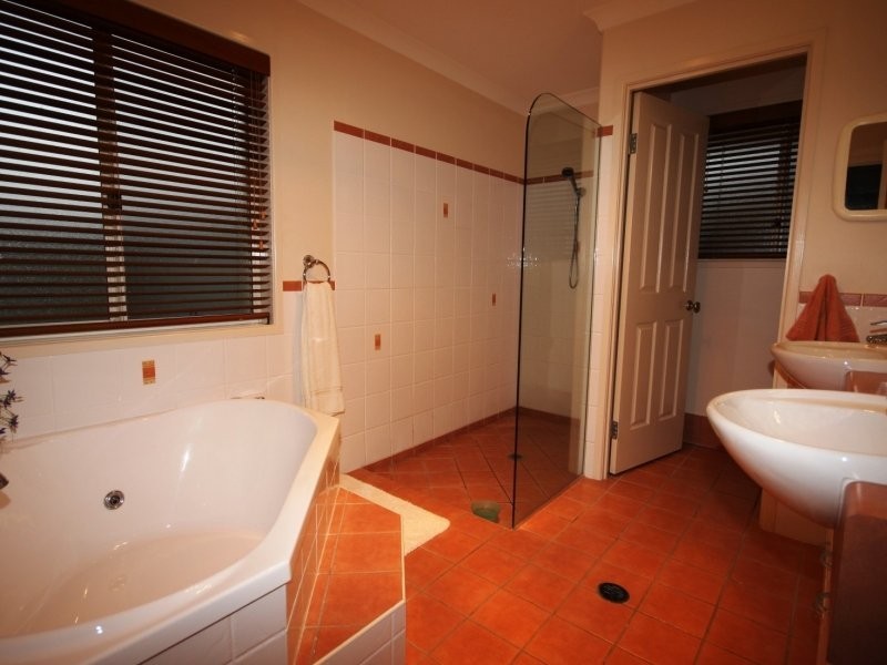14 Fitzwilliam DR, Sippy Downs QLD 4556