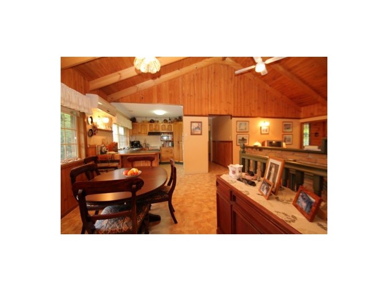 15 Springburn  DR, Glass House Mountains QLD 4518