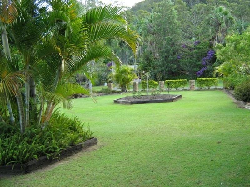 15 Springburn  DR, Glass House Mountains QLD 4518