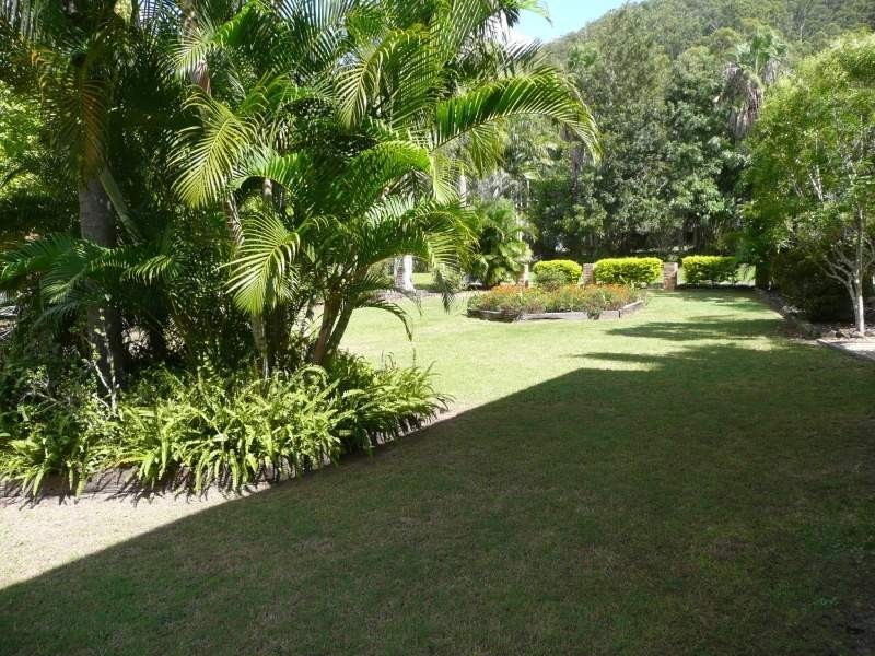 15 Springburn  DR, Glass House Mountains QLD 4518