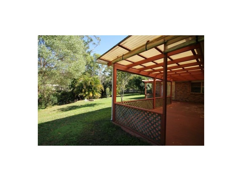 22 Calderwood RD, Landsborough QLD 4550