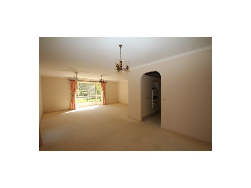 22 Calderwood RD, Landsborough QLD 4550