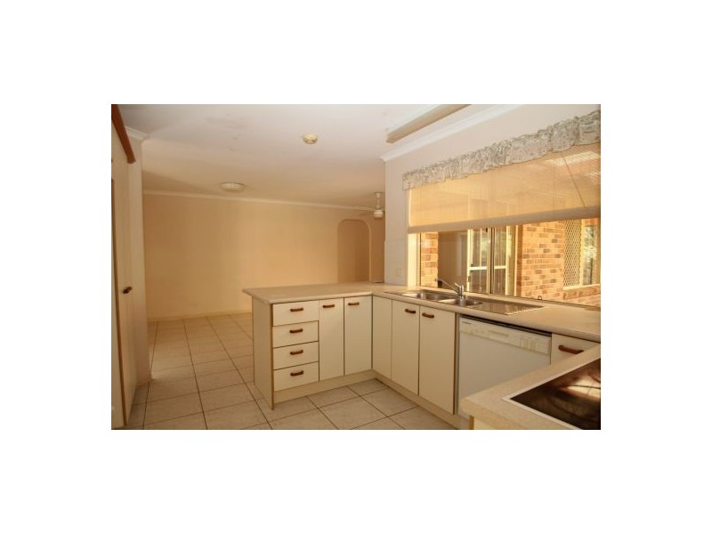 22 Calderwood RD, Landsborough QLD 4550