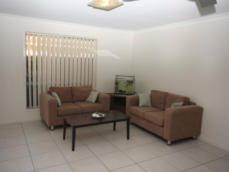 6 Burrows St, Sippy Downs QLD 4556