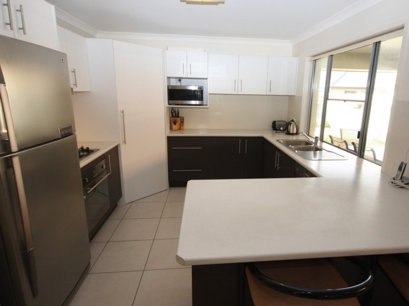 6 Burrows St, Sippy Downs QLD 4556