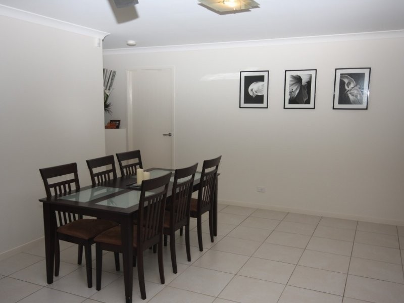 6 Burrows St, Sippy Downs QLD 4556