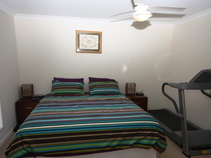 6 Burrows St, Sippy Downs QLD 4556