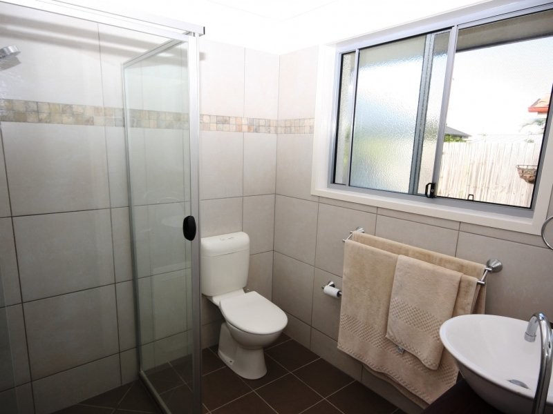 6 Burrows St, Sippy Downs QLD 4556