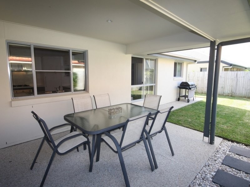 6 Burrows St, Sippy Downs QLD 4556