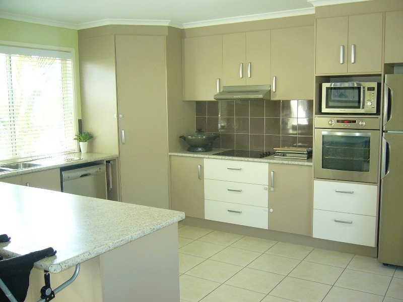 4 Bangalore CL, Caloundra West QLD 4551