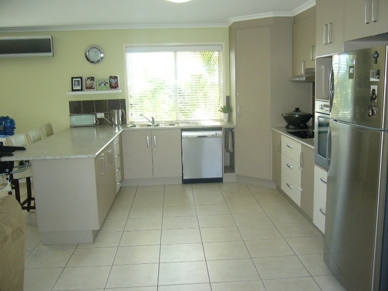 4 Bangalore CL, Caloundra West QLD 4551