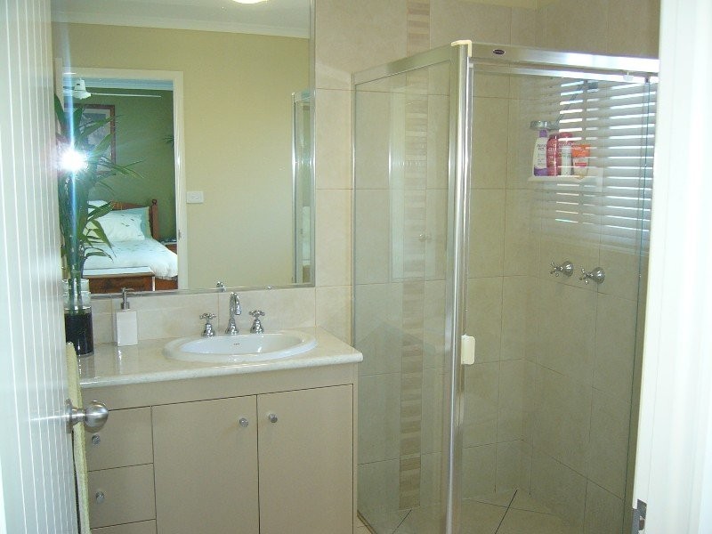 4 Bangalore CL, Caloundra West QLD 4551