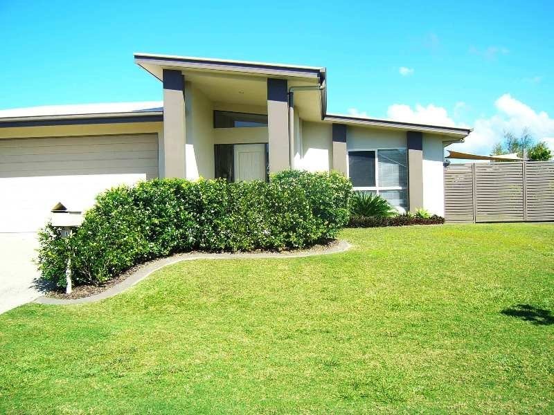 4 Bangalore CL, Caloundra West QLD 4551
