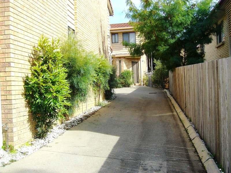 Unit 4/1 Aragorn St, Maroochydore QLD 4558
