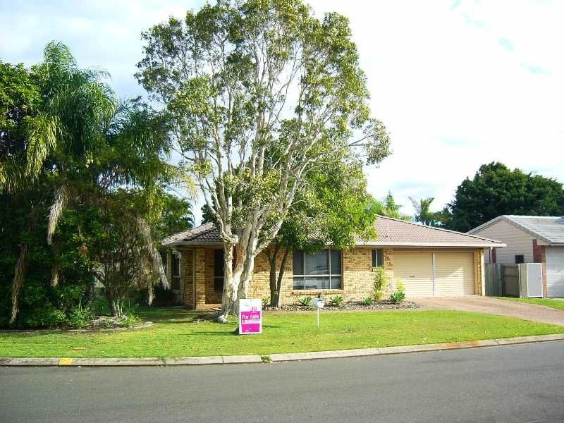 13 Balyarta Cr, Mooloolaba QLD 4557