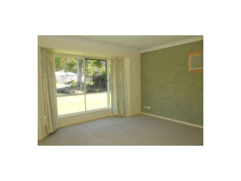 4 Bella ST, Landsborough QLD 4550