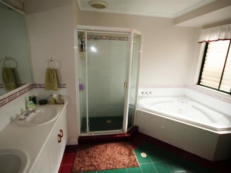 5 James Cook DR, Sippy Downs QLD 4556