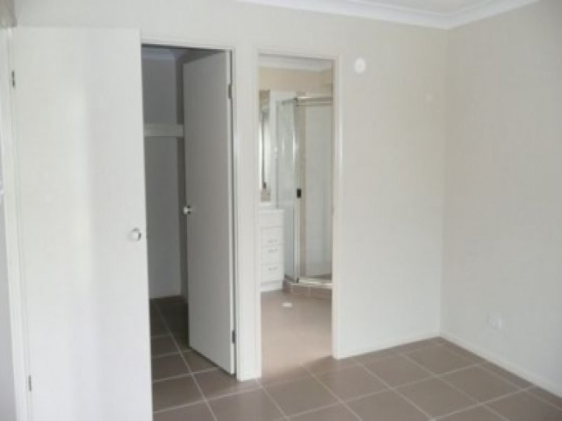 8 Sugar Coast  DR, Glass House Mountains QLD 4518