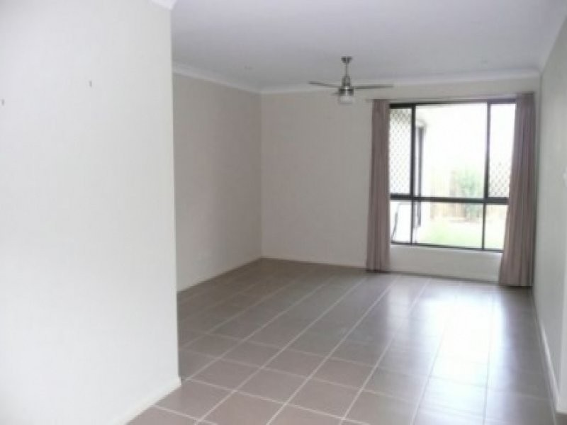 8 Sugar Coast  DR, Glass House Mountains QLD 4518